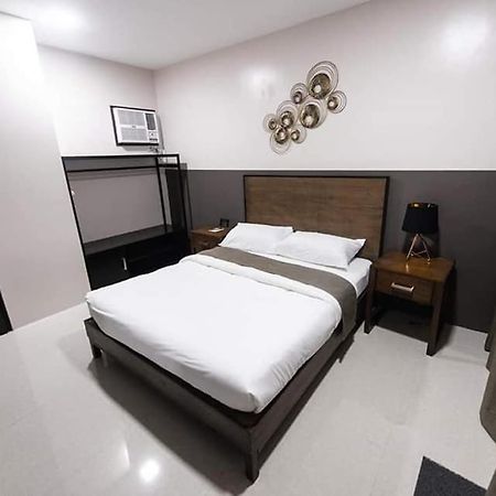 Bumble V Subic Hotel Olongapo Eksteriør bilde